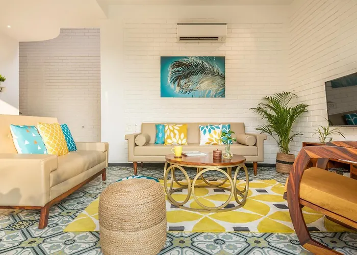 La Risa, 2 Bhk Villas Near Vagator Beach, Private Pool With Kitchen, Balcony, Security